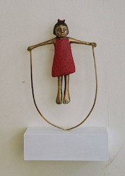Seilspringerin, Bronze/Holz, 2017, H: 15 cm