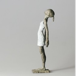 Mädchen mit Mini XXI., Bronze, 2014, H: 15 cm