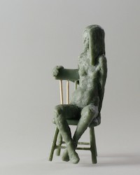 Mädchen auf Stuhl I., Bronze, 2014, H: 12 cm
