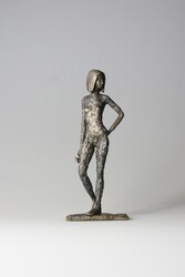 Mädchen mit Blume, Bronze, 2013, H: 16 cm