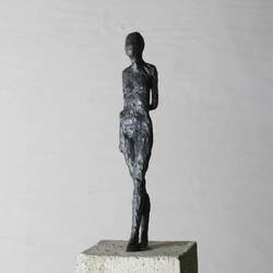 Tanz am Abgrund IX., Bronze,Beton, Stahl, 2009, H: 147 cm