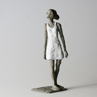 Mädchen mit Mini XXXIII., Bronze, 2015, H: 16 cm