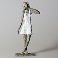 Mädchen mit Mini XXXIV., Bronze, 2015, H: 15,5 cm