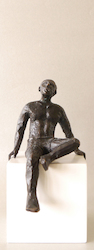 Gelangweilt, Bronze/Holz, 2013, H: 12 cm