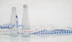 Flaschen mit Stoff, Öl auf Leinwand, 2015, 30 × 50 cm