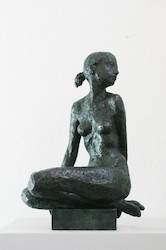 Hockende, Bronze, 2014, H: 46 cm