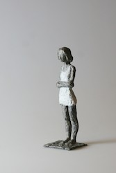 Mädchen mit Mini XII., Bronze, 2013, H: 15 cm