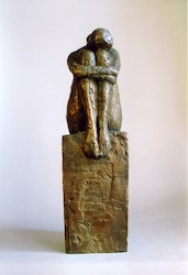 Sitzende, Bronze, 2002, H: 45 cm