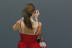 o.T (A. im rotem Kleid photo.), Acryl auf Leinwand, 2013, 80 × 120 cm